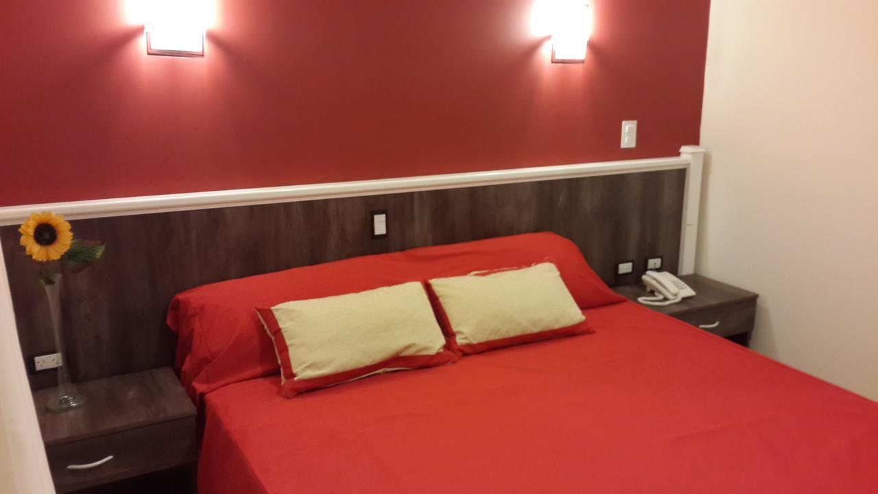 Hotel Cueva De Las Manos 佩里托莫雷诺 外观 照片