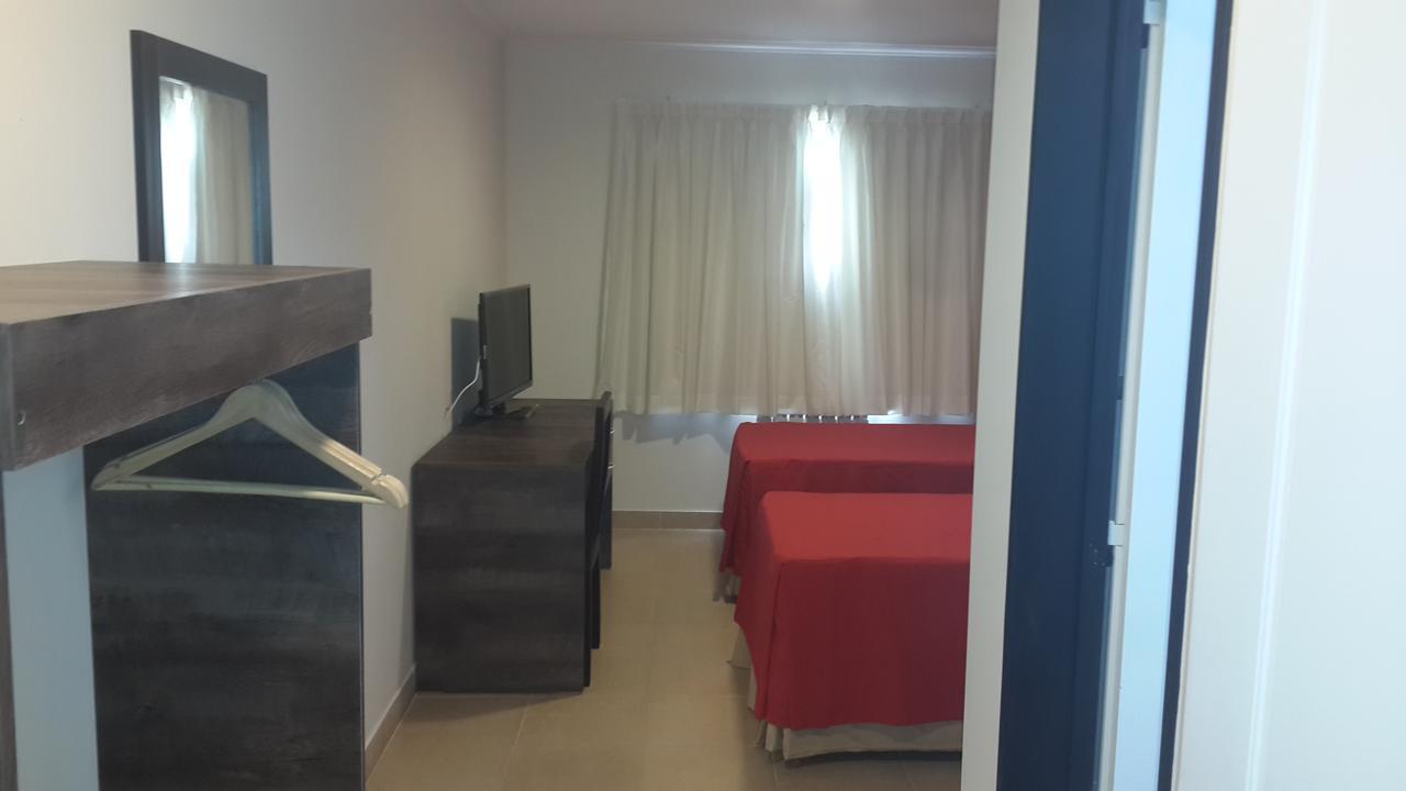Hotel Cueva De Las Manos 佩里托莫雷诺 外观 照片